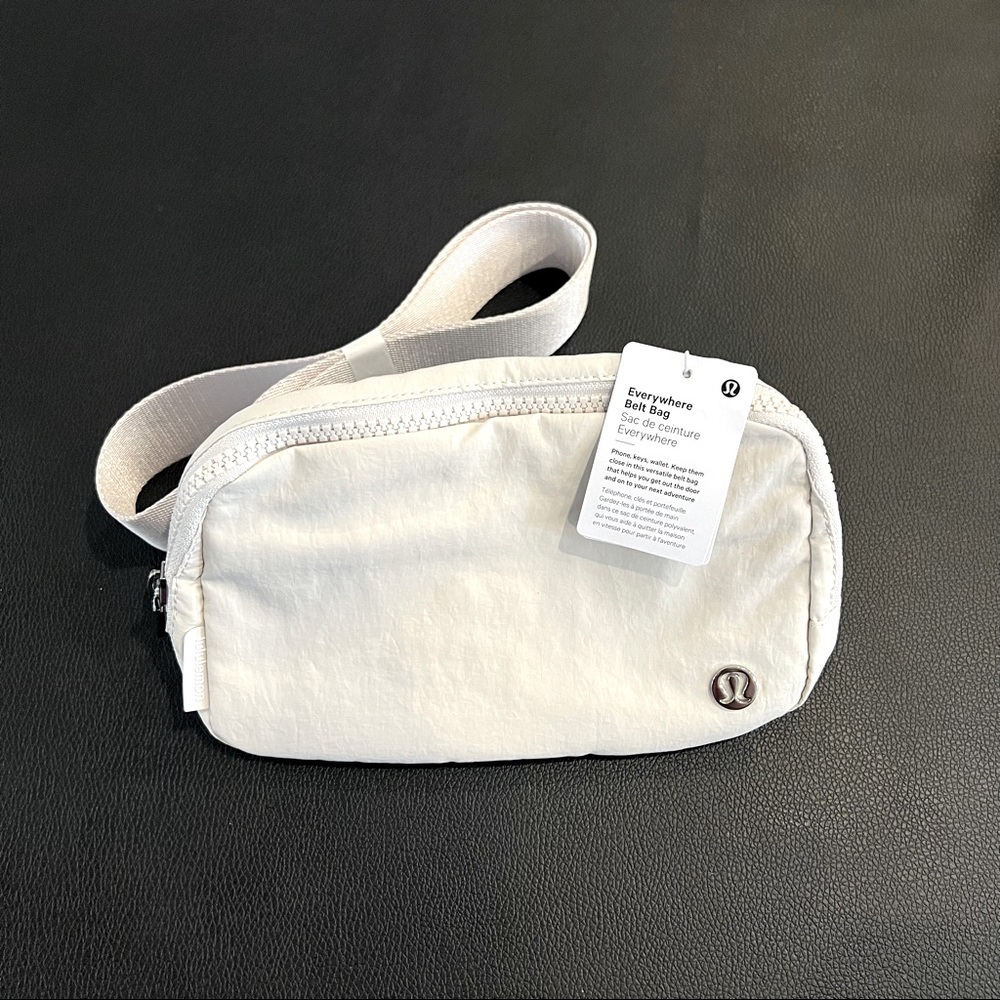 NWT lululemon everywhere belt bag - White Opal